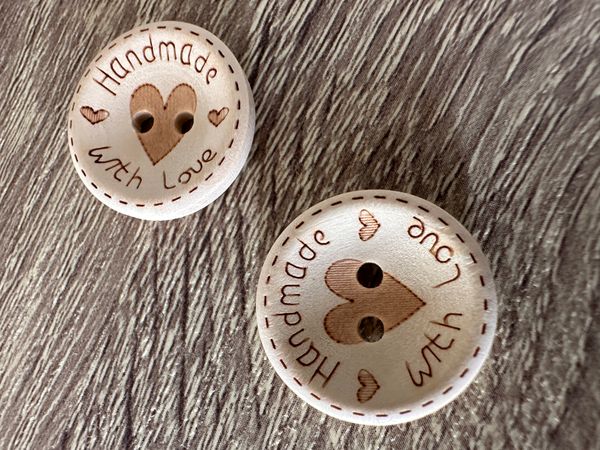 Hovedbilde Knapp Handmade med hjerte 25mm